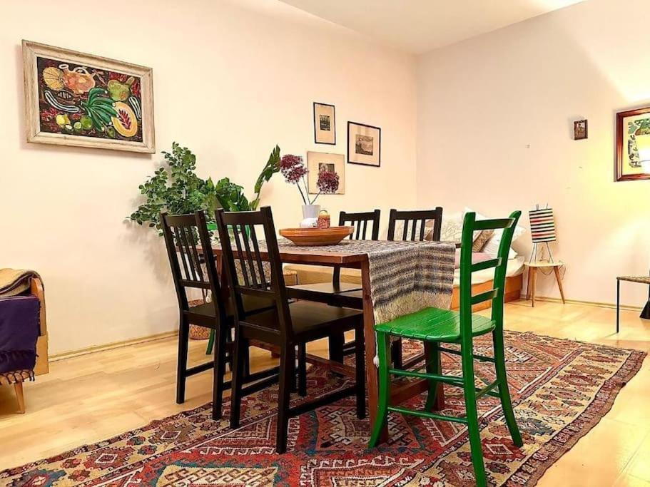 Appartement Next To First District, Traditional *